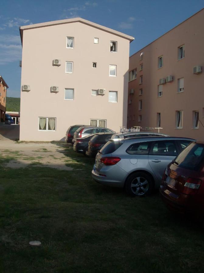 مبيت وإفطار Međugorje بنسيون ماغليكا المظهر الخارجي الصورة